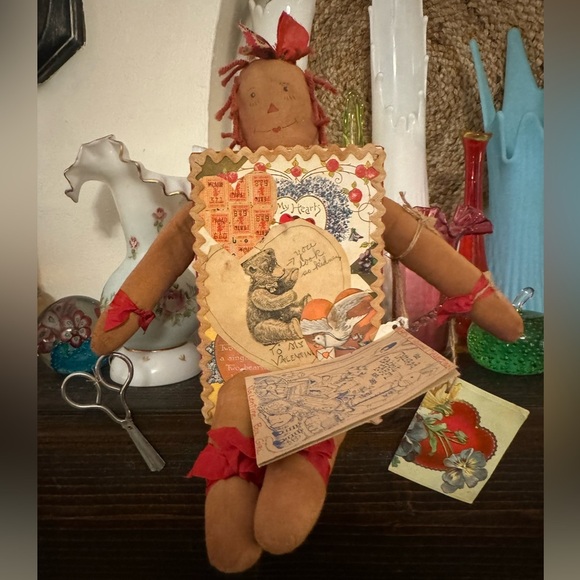 Valentines Box Girl Hearts of Whimsy Collection - Picture 1 of 6
